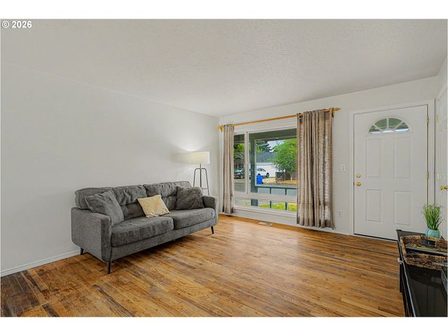 15540 Se HARRISON St, Portland, OR 97233
