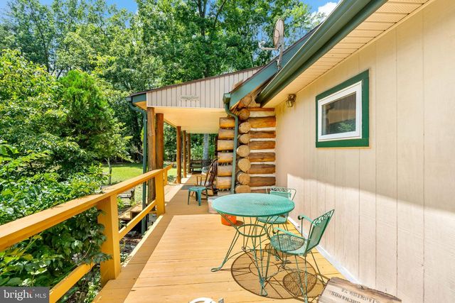 819 PACKING HOUSE RD, Berkeley Springs, WV 25411