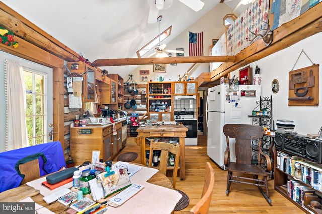 819 PACKING HOUSE RD, Berkeley Springs, WV 25411