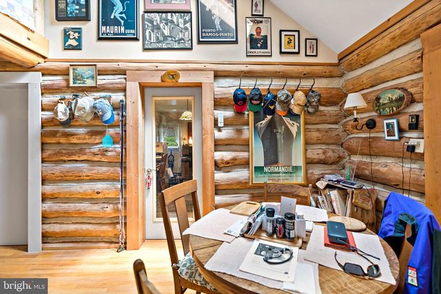 819 PACKING HOUSE RD, Berkeley Springs, WV 25411