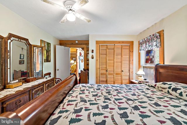 819 PACKING HOUSE RD, Berkeley Springs, WV 25411