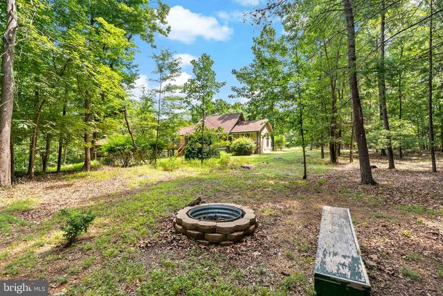 819 PACKING HOUSE RD, Berkeley Springs, WV 25411