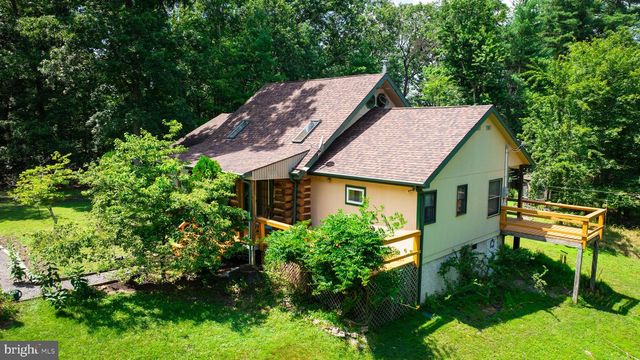 819 PACKING HOUSE RD, Berkeley Springs, WV 25411