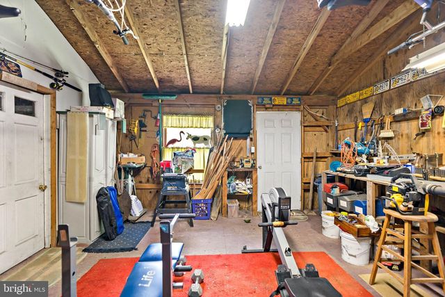 819 PACKING HOUSE RD, Berkeley Springs, WV 25411
