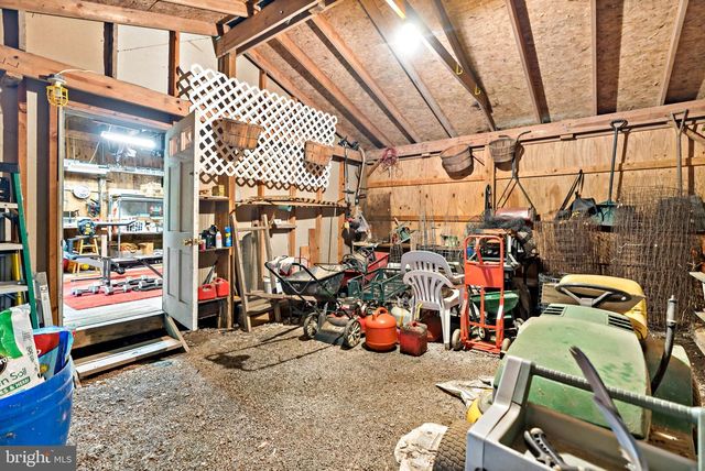 819 PACKING HOUSE RD, Berkeley Springs, WV 25411