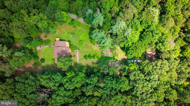 819 PACKING HOUSE RD, Berkeley Springs, WV 25411