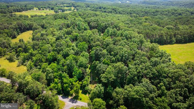 819 PACKING HOUSE RD, Berkeley Springs, WV 25411
