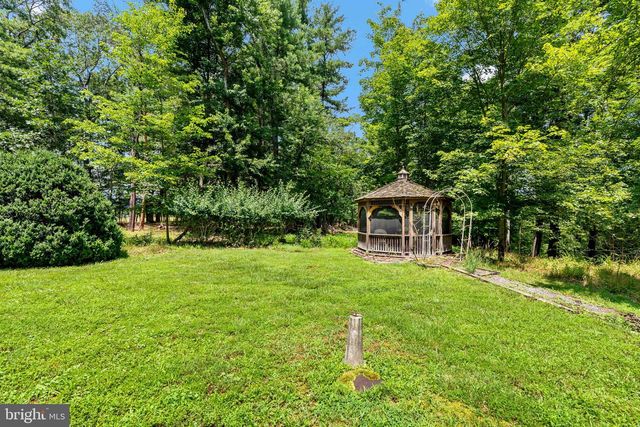 819 PACKING HOUSE RD, Berkeley Springs, WV 25411