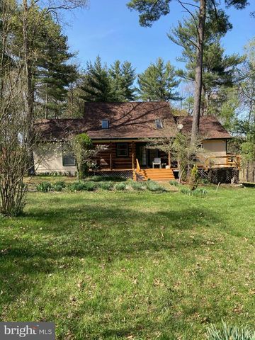 819 PACKING HOUSE RD, Berkeley Springs, WV 25411