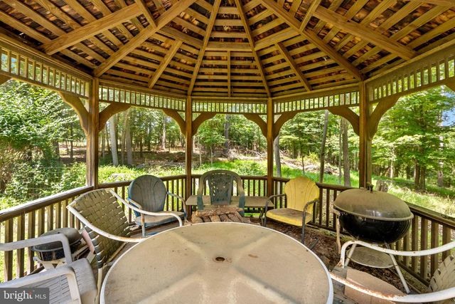 819 PACKING HOUSE RD, Berkeley Springs, WV 25411