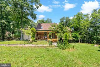 819 PACKING HOUSE RD, Berkeley Springs, WV 25411