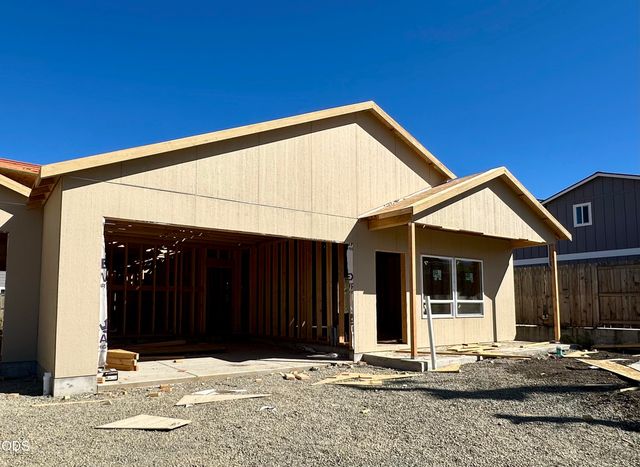 313 E Rapp Road, Talent, OR 97540