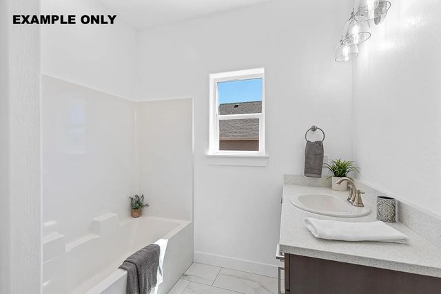 313 E Rapp Road, Talent, OR 97540