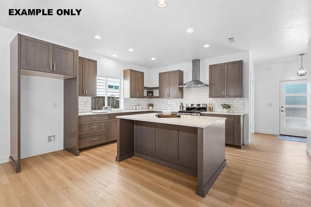 313 E Rapp Road, Talent, OR 97540