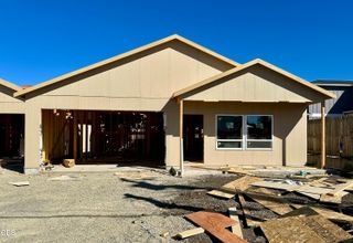 313 E Rapp Road, Talent, OR 97540