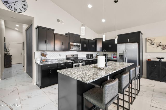 12033 Hidden Gardens Place, Socorro, TX 79927