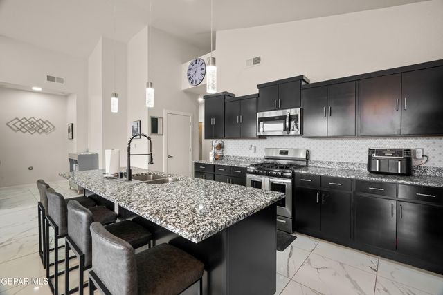 12033 Hidden Gardens Place, Socorro, TX 79927