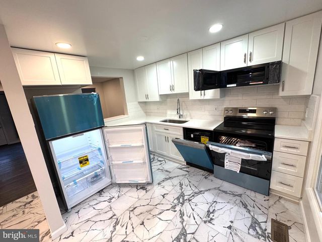 2903 MONTAUK CT, Falls Church, VA 22042