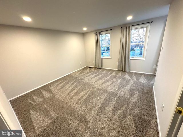 2903 MONTAUK CT, Falls Church, VA 22042