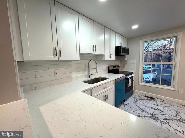 2903 MONTAUK CT, Falls Church, VA 22042