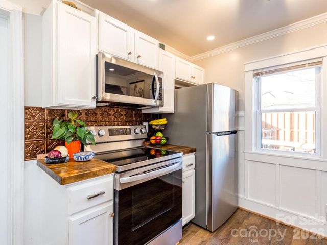 29 White Oak Road, Arden, NC 28704