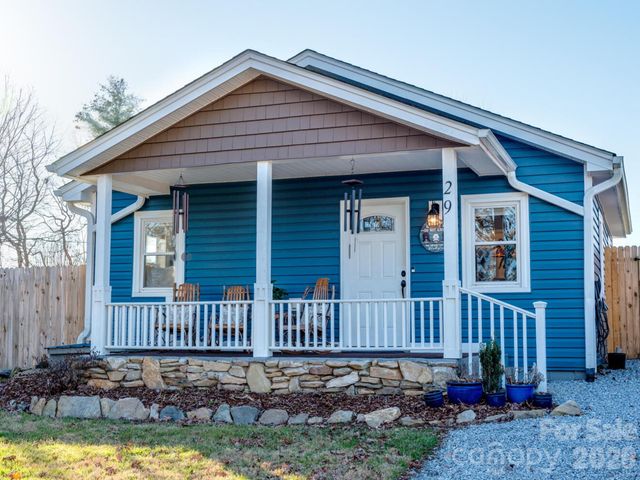 29 White Oak Road, Arden, NC 28704