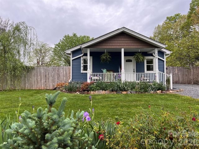 29 White Oak Road, Arden, NC 28704