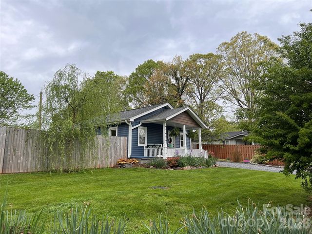 29 White Oak Road, Arden, NC 28704