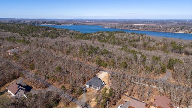 24 Blue Jay Way, Conway, AR 72032