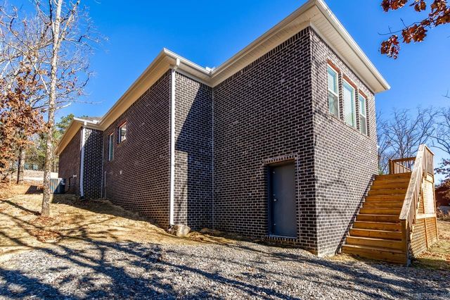 24 Blue Jay Way, Conway, AR 72032