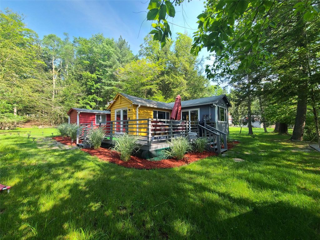 39 E James Avenue, Smallwood, NY 12778