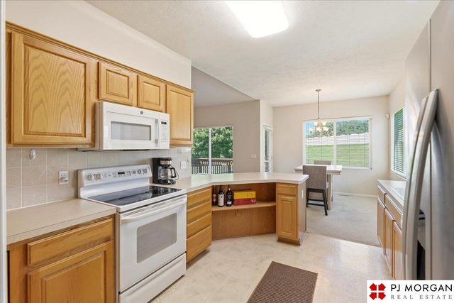 5162 N 151 Avenue, Omaha, NE 68116
