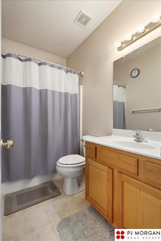 5162 N 151 Avenue, Omaha, NE 68116
