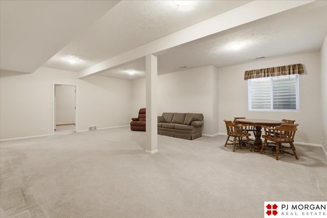 5162 N 151 Avenue, Omaha, NE 68116