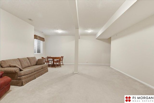 5162 N 151 Avenue, Omaha, NE 68116