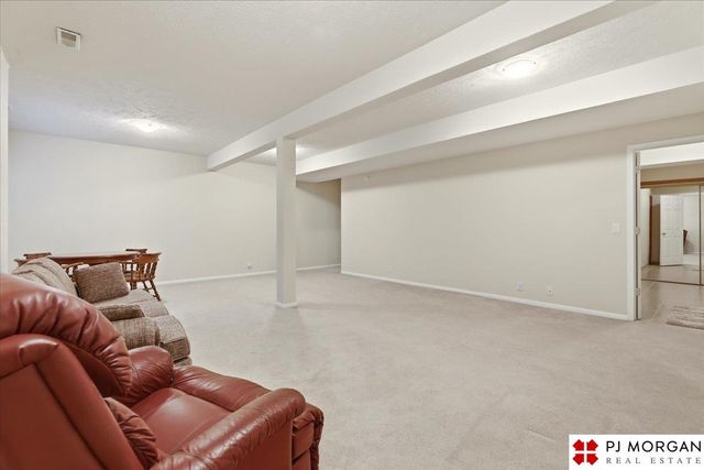 5162 N 151 Avenue, Omaha, NE 68116