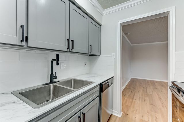 3224 Timmons Lane 157, Houston, TX 77027