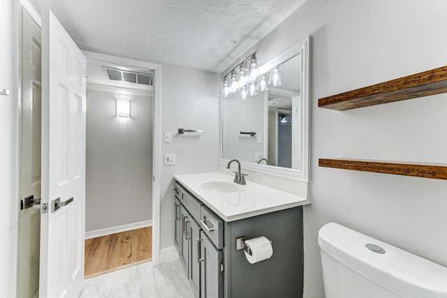 3224 Timmons Lane 157, Houston, TX 77027