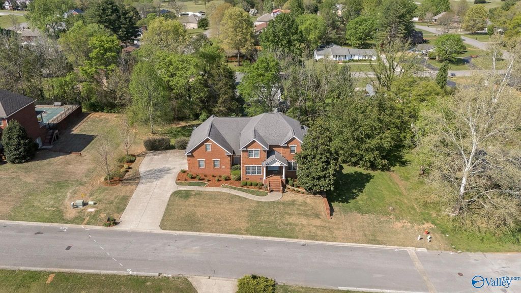 913 Dogwood Drive, Fayetteville, TN 37334