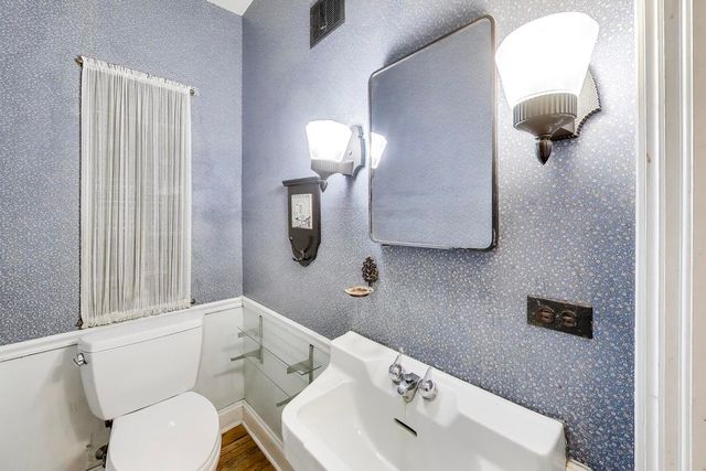 701 Elmore Street, Park Ridge, IL 60068