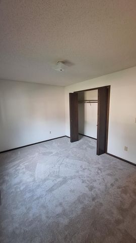 8106 Groveland Road, Mounds View, MN 55112