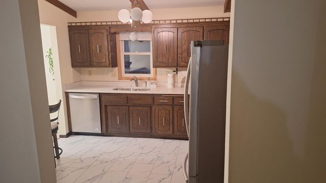 8106 Groveland Road, Mounds View, MN 55112