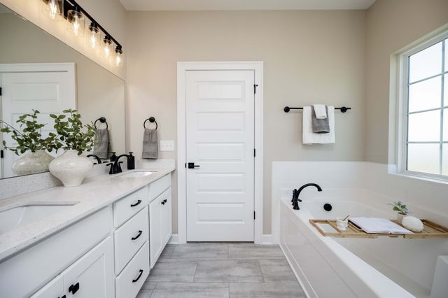 10117 Whitehorn Ln, Bell Buckle, TN 37020