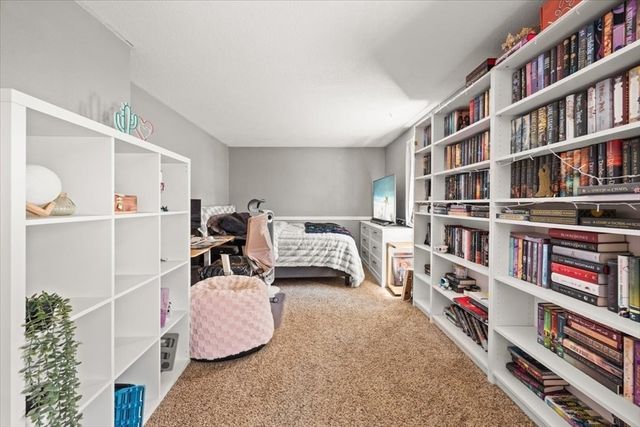 67 Fosdick Rd, Carver, MA 02330