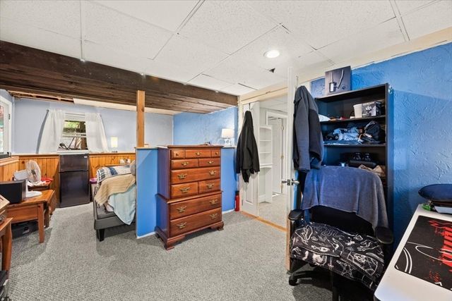 67 Fosdick Rd, Carver, MA 02330