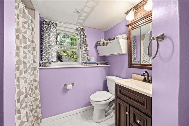 67 Fosdick Rd, Carver, MA 02330