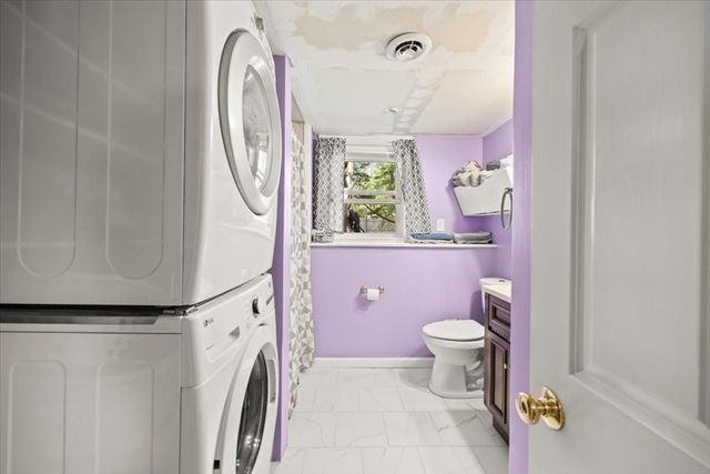 67 Fosdick Rd, Carver, MA 02330