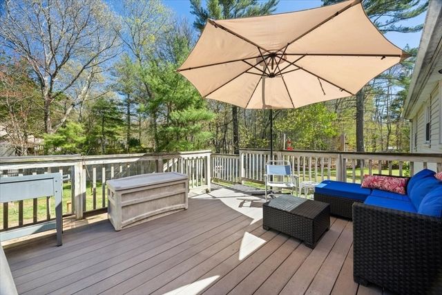 67 Fosdick Rd, Carver, MA 02330