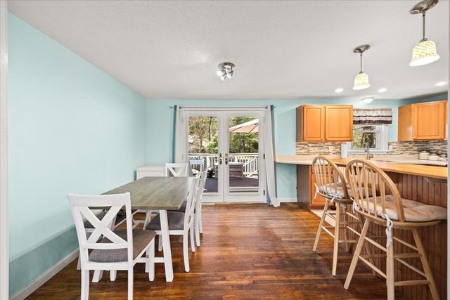 67 Fosdick Rd, Carver, MA 02330