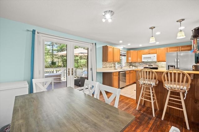 67 Fosdick Rd, Carver, MA 02330